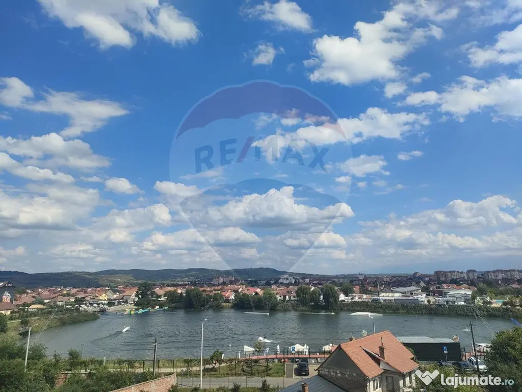 Apartament de vanzare cu gradina 