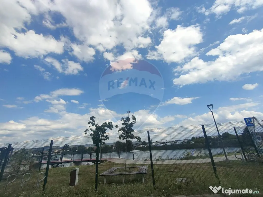 Apartament de vanzare cu gradina 