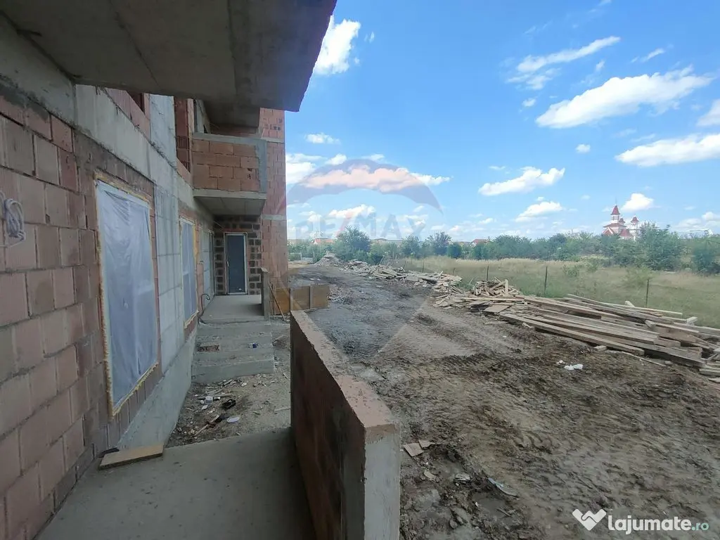 Apartament de vanzare cu gradina 