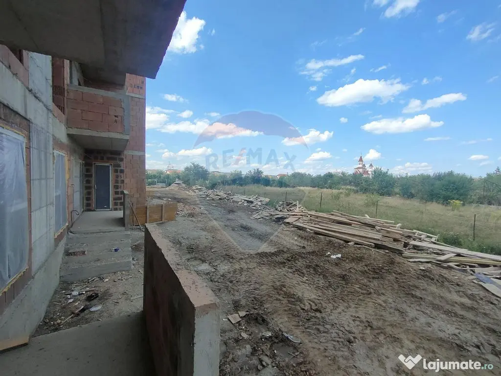 Apartament de vanzare cu gradina 