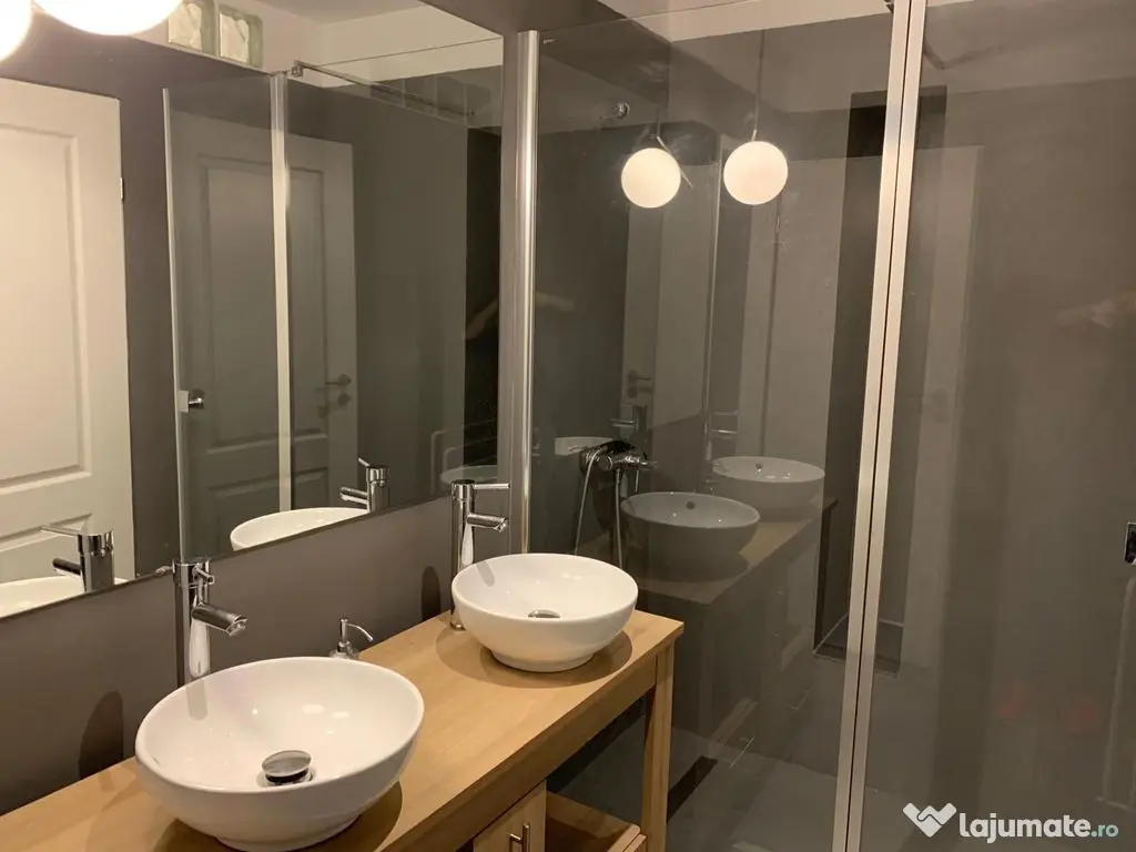 2 camere | Herastrau | Aron Cotrus | bloc boutique 2003 