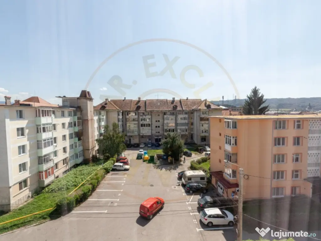 Apartament ultracentral 3 camere -munte- Câmpulung Muscel!