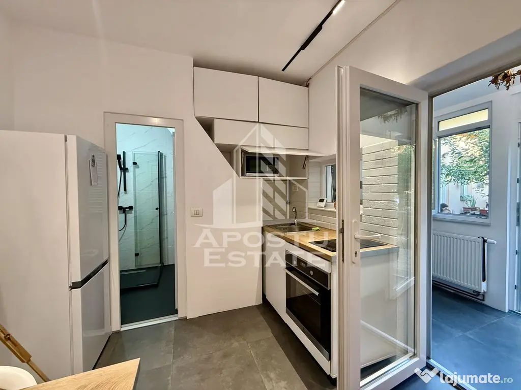 Apartament modern cu o camera, curte, centrala, zona Lune... 