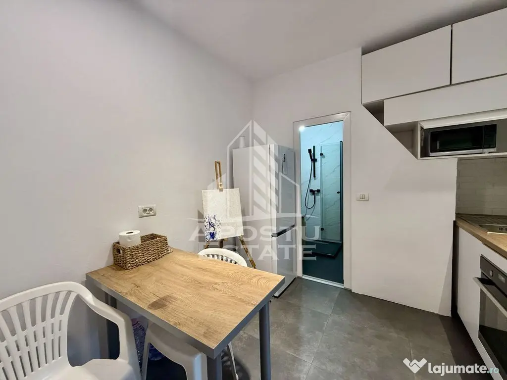 Apartament modern cu o camera, curte, centrala, zona Lune... 