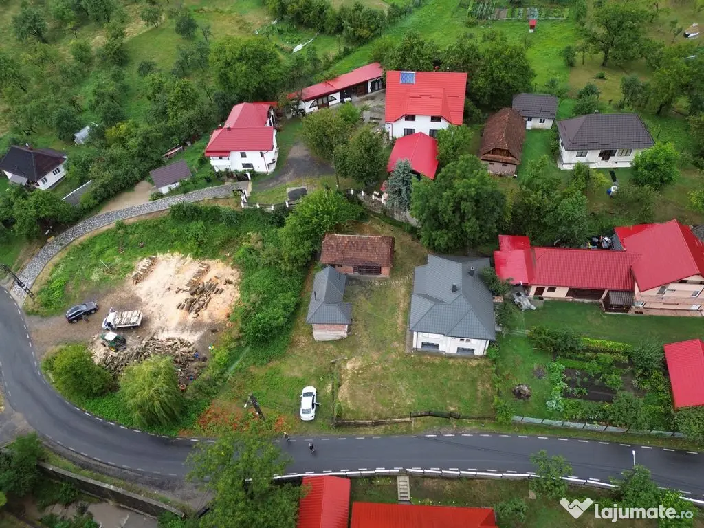 De vânzare casă din caramida cu teren – zonă Pensiun...