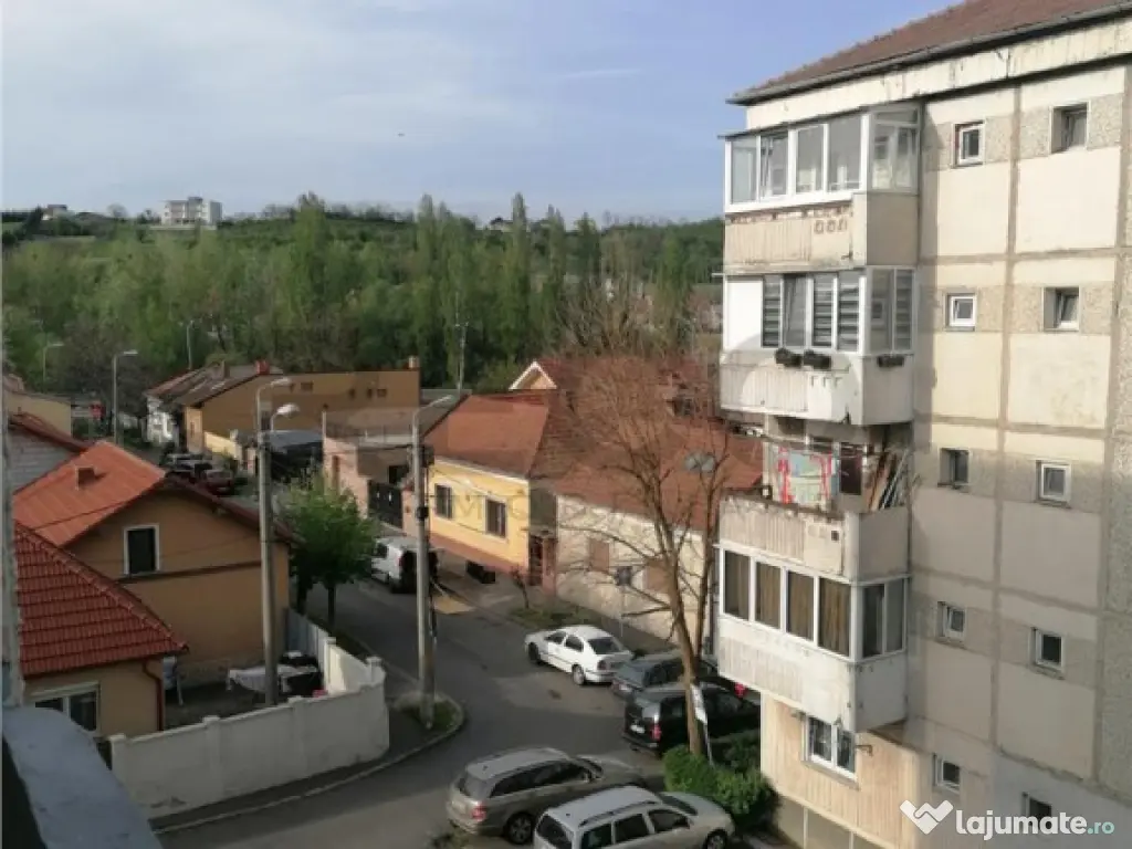 Reco Apartament 3 camere decomandat zona Dragos Voda 