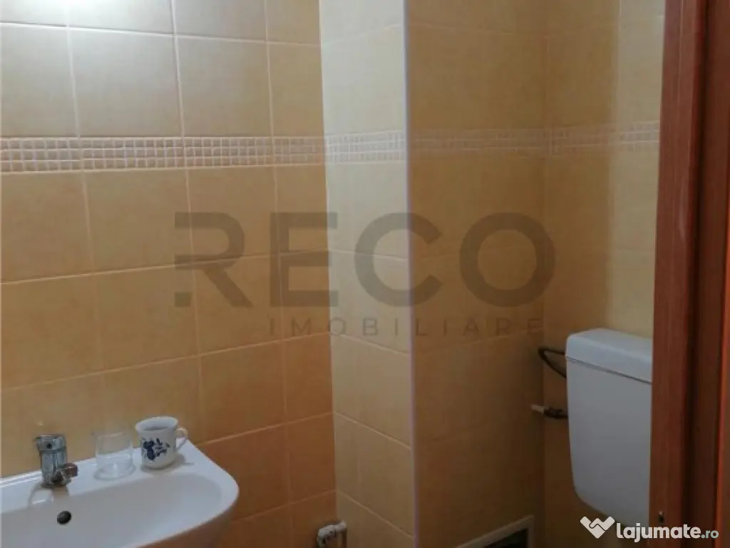 Reco Apartament 3 camere decomandat zona Dragos Voda 