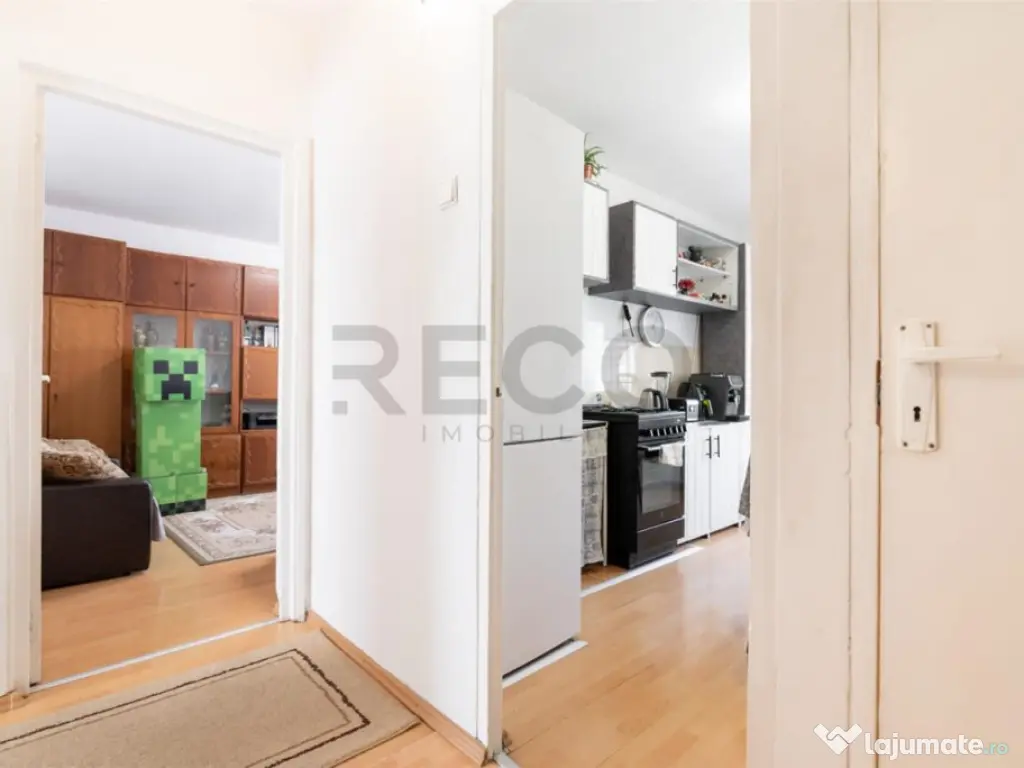 RECO . Apartament cu 3 camere . Dragos Voda 