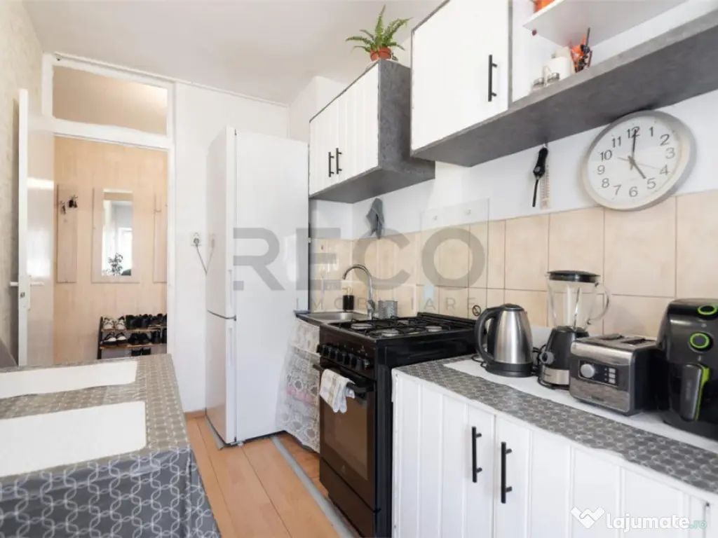 RECO . Apartament cu 3 camere . Dragos Voda 