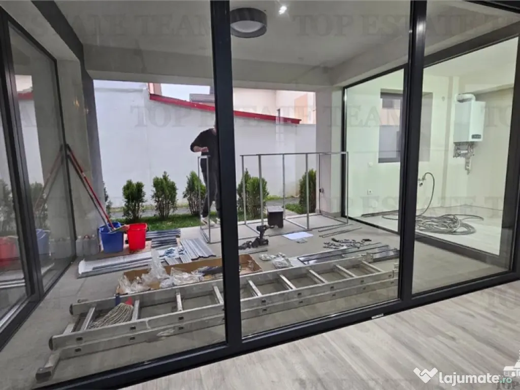 Spatiu comercial nou cu terasa 10 mp, finisaje premium, Pope