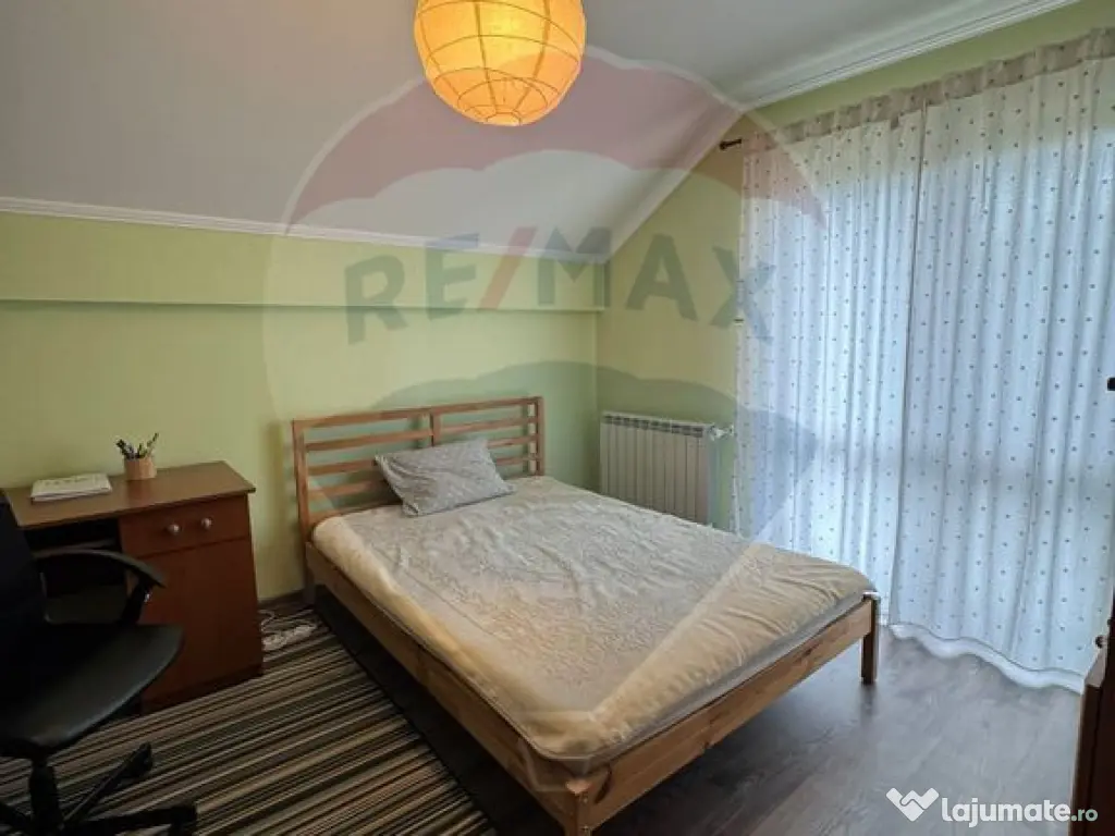 Casă / Vilă nouă cu 5 camere + casă bătranească ren...