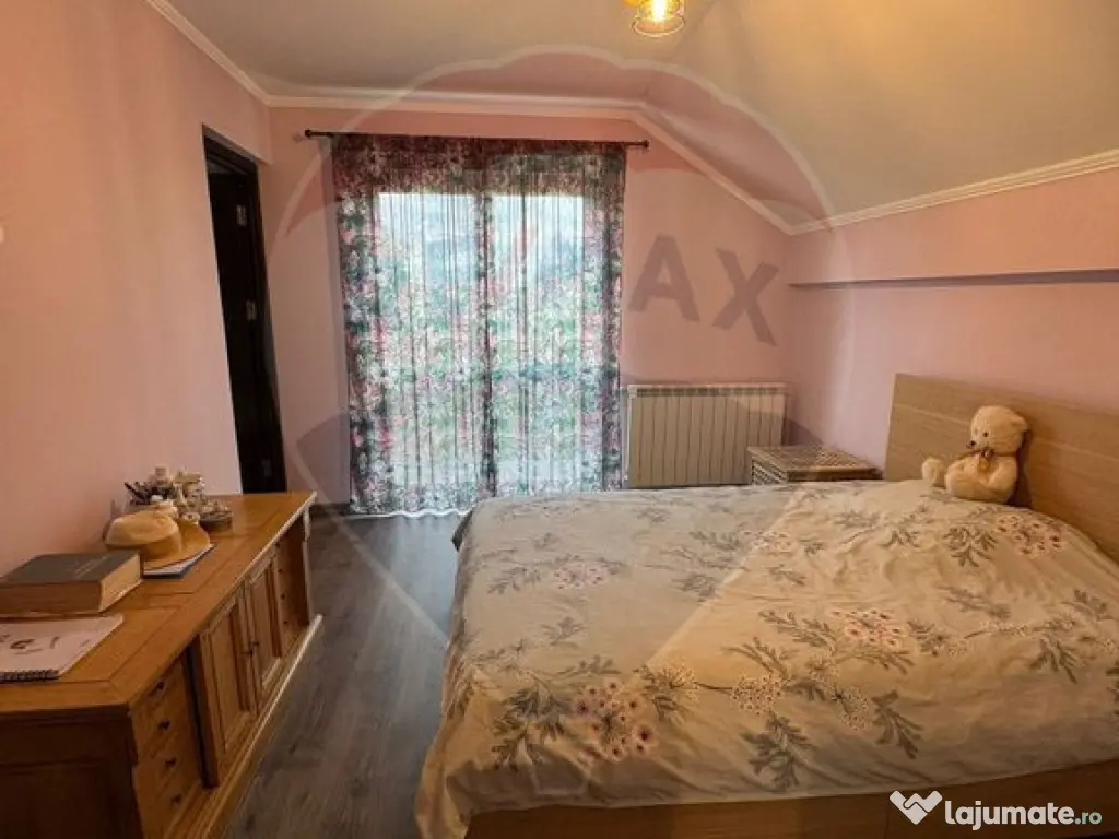 Casă / Vilă nouă cu 5 camere + casă bătranească ren...