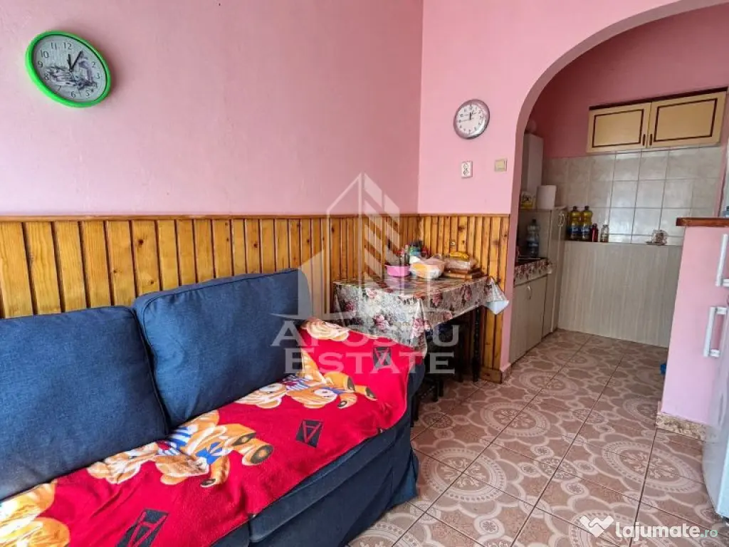 Apartament cu 2 camere la curte comuna in 