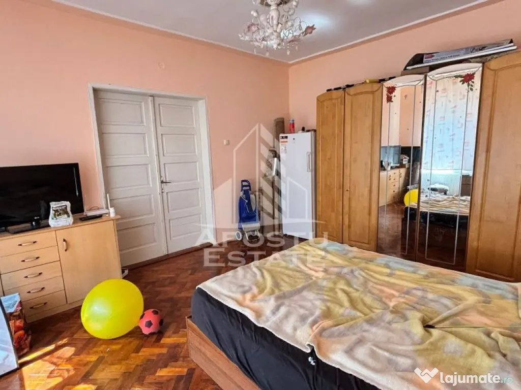 Apartament cu 2 camere la curte comuna in 