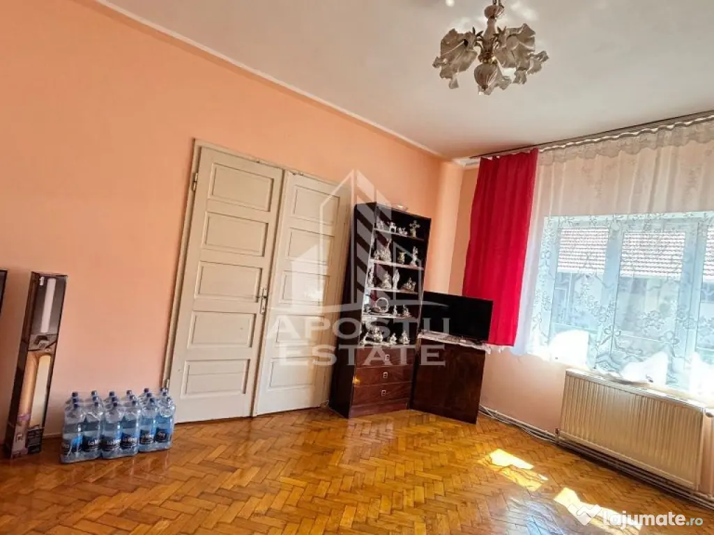 Apartament cu 2 camere la curte comuna in 