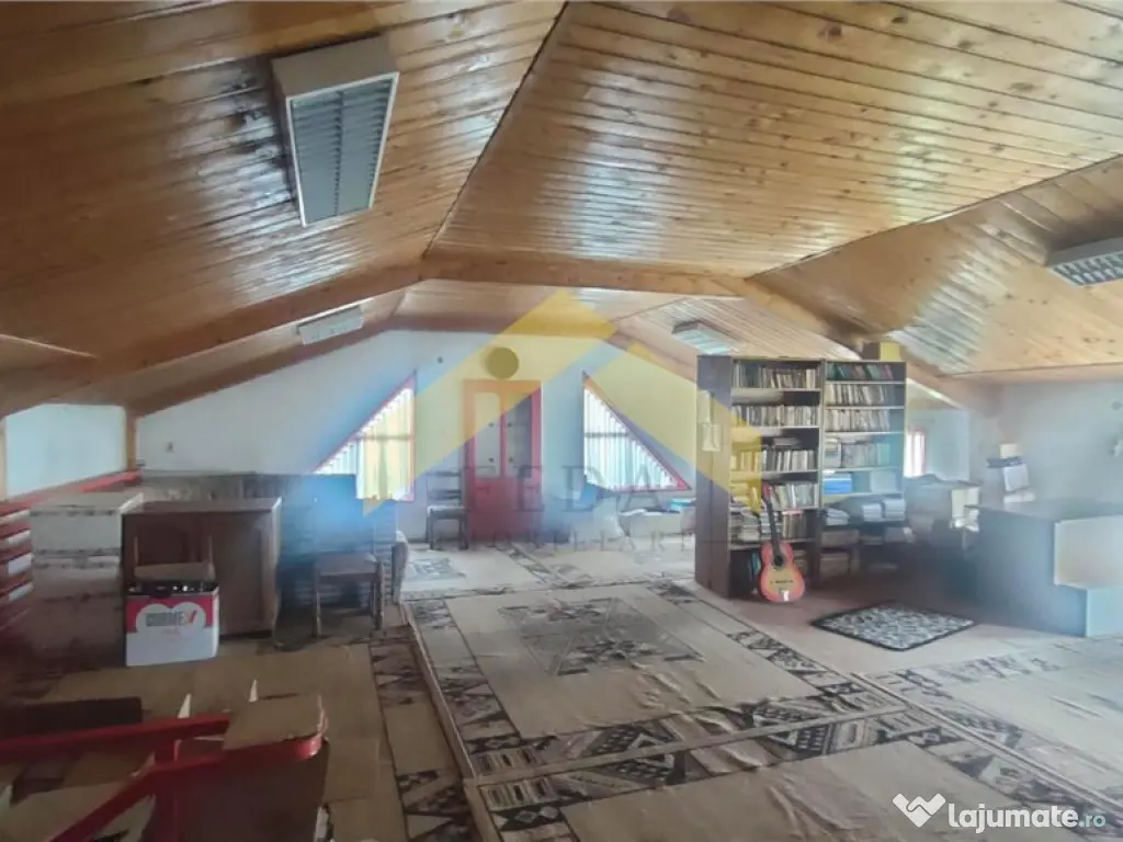 Teren 1,8 ha plus cladiri de in localitatea Sebis, Arad