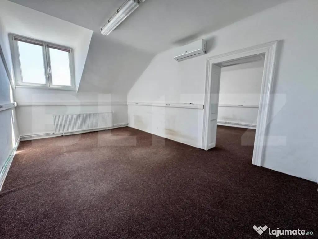 Spațiu de birouri, 120 mp, 5 încăperi – mansardă în c