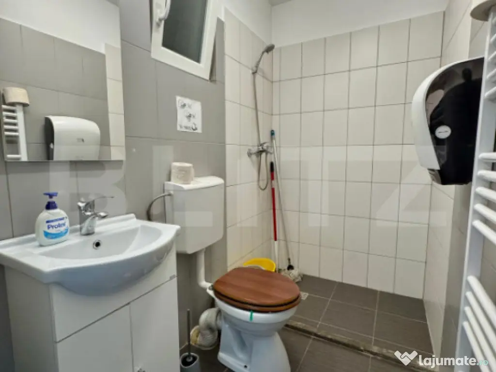 Spațiu de birouri, 120 mp, 5 încăperi – mansardă în c