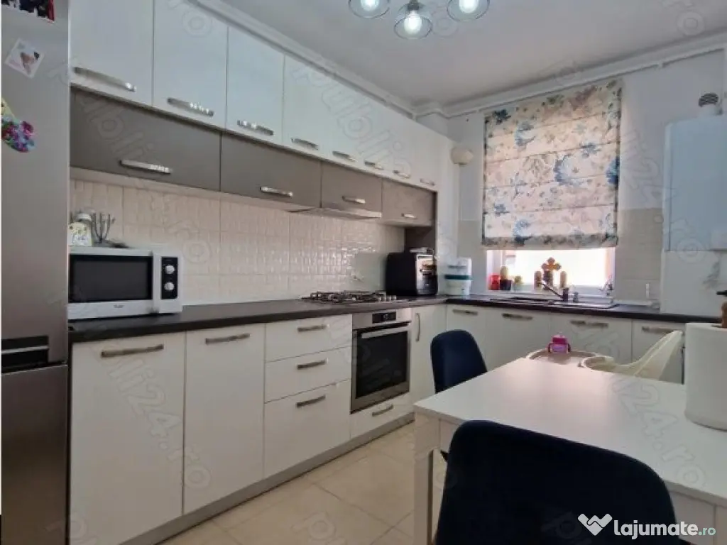 Apartament 2 camere | Decomandat | Loc de parcare | Boxă | Tractorul 