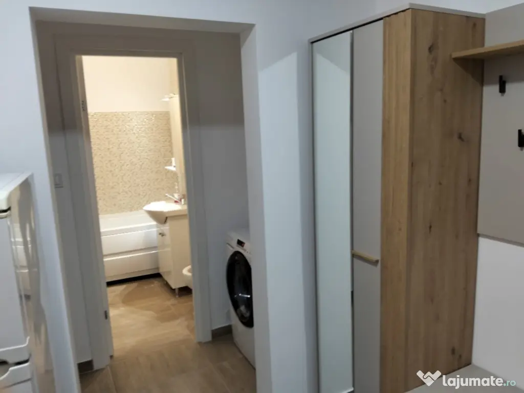 Central 2 Camere Decomandat 