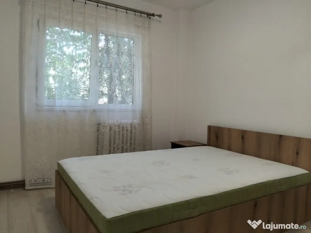 Central 2 Camere Decomandat 