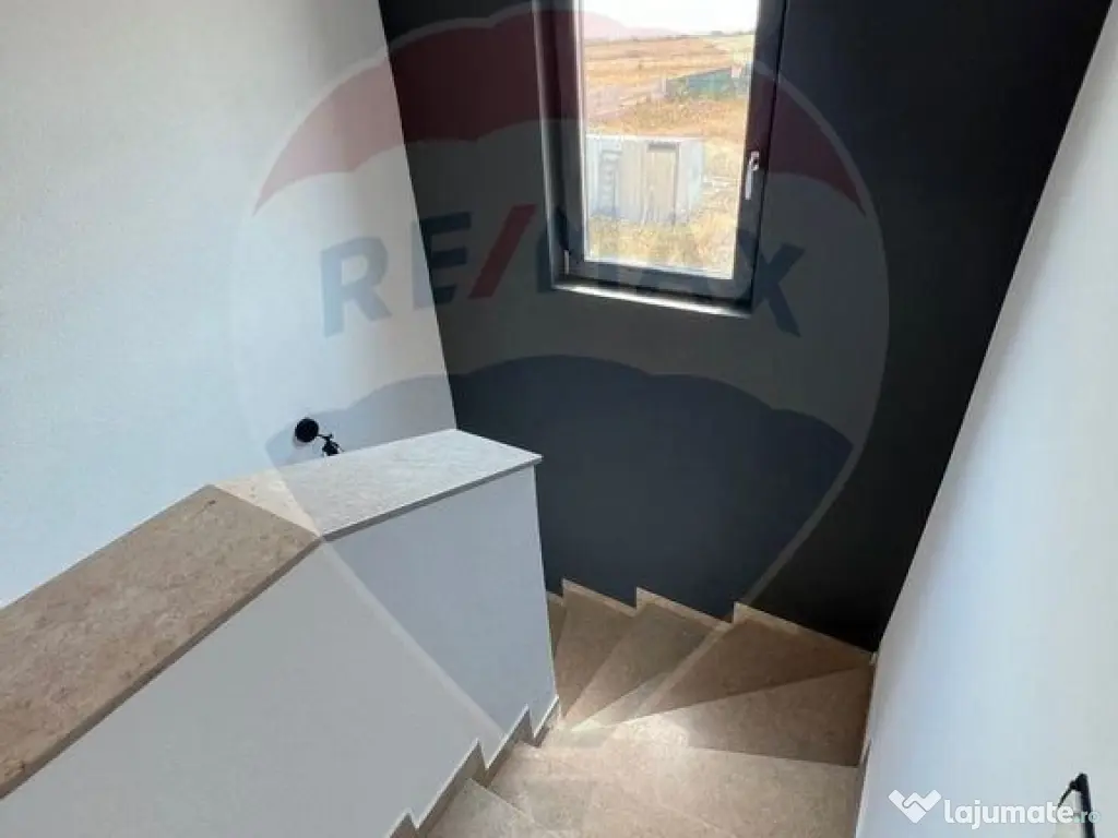 Casă / Vilă cu 5 camere de vânzare în zona Exterior Nord 