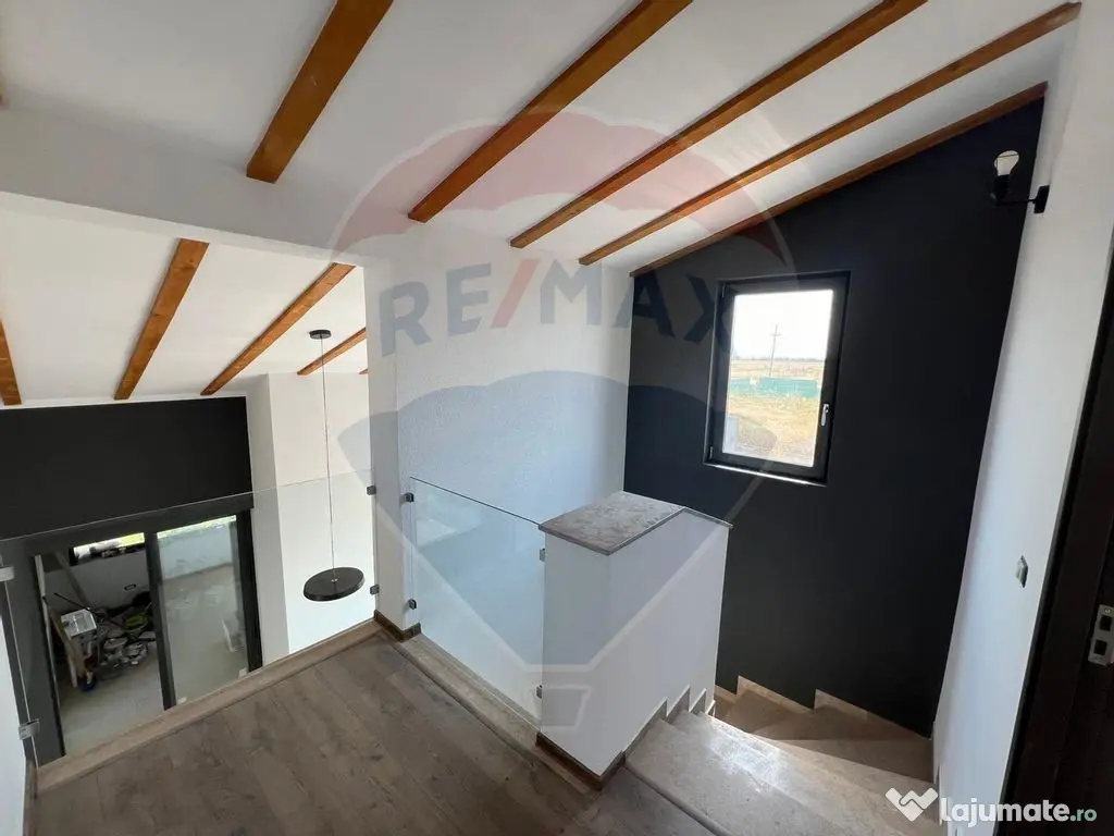 Casă / Vilă cu 5 camere de vânzare în zona Exterior Nord 