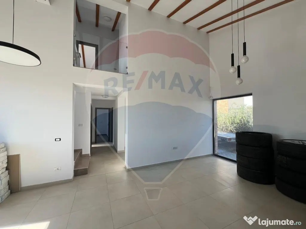 Casă / Vilă cu 5 camere de vânzare în zona Exterior Nord 