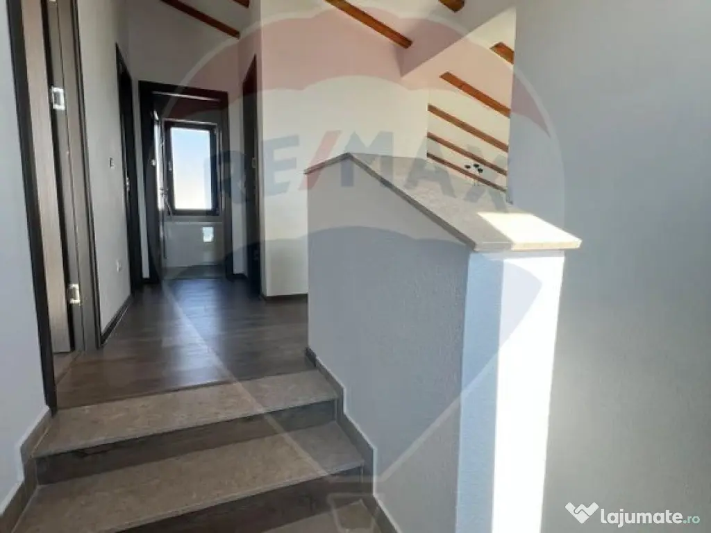 Casă / Vilă cu 5 camere de vânzare în zona Exterior Nord 