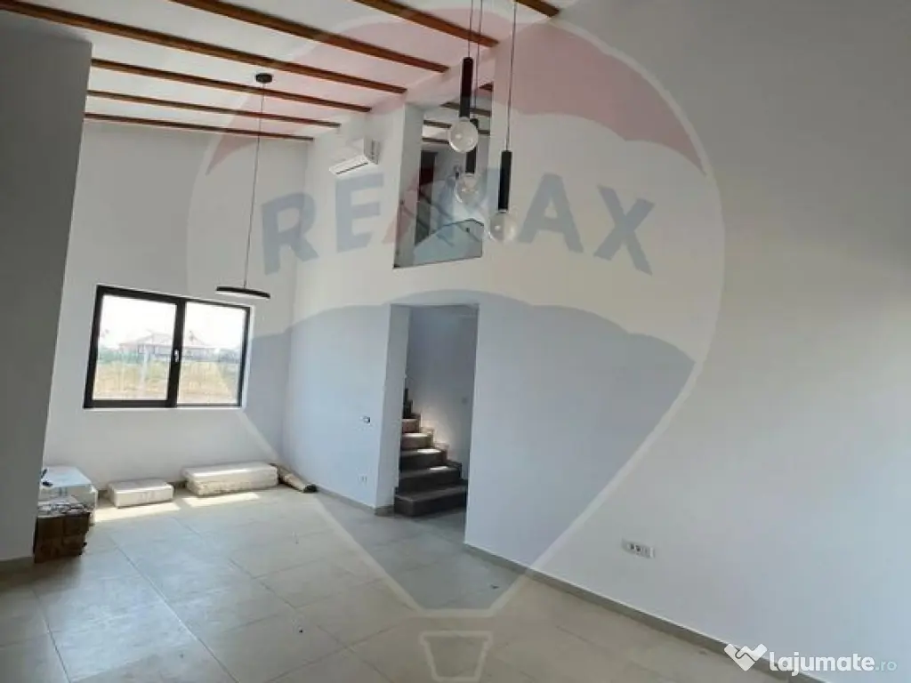 Casă / Vilă cu 5 camere de vânzare în zona Exterior Nord 