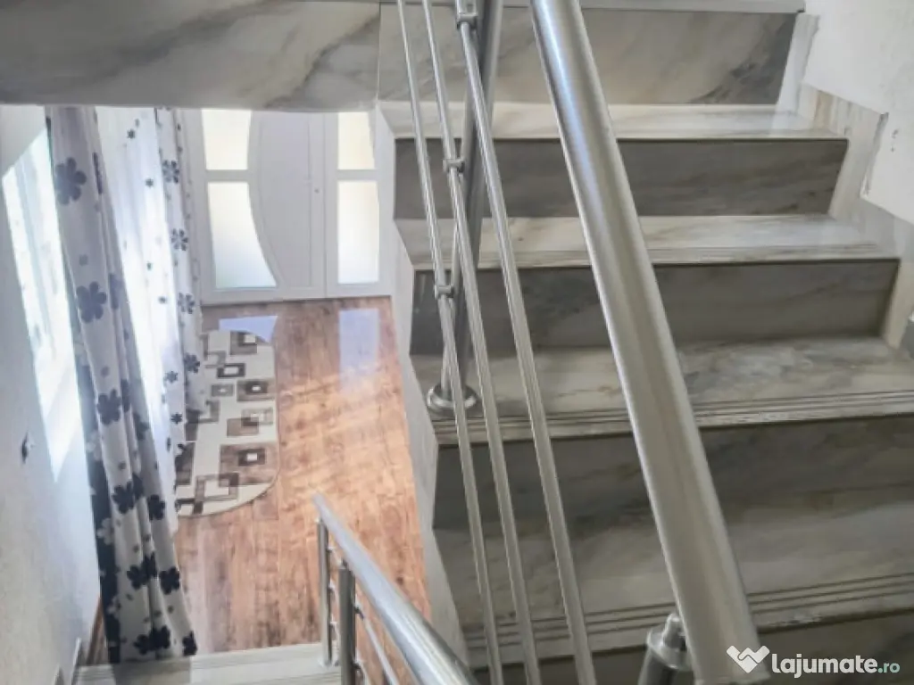 Casă renovată în Preluci la 12 Km de Comănesti , fântâ 