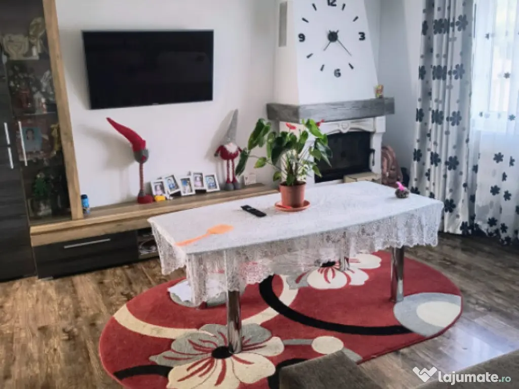 Casă renovată în Preluci la 12 Km de Comănesti , fântâ 