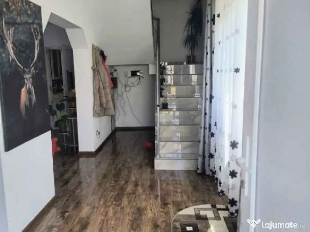 Casă renovată în Preluci la 12 Km de Comănesti , fântâ 