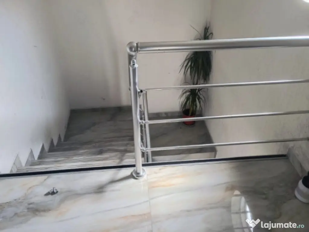 Casă renovată în Preluci la 12 Km de Comănesti , fântâ 