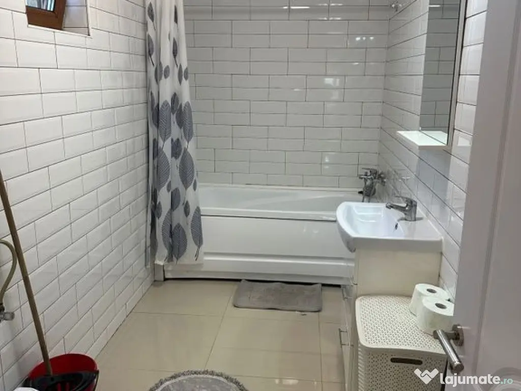 APARTAMENT 3 CAMERE-ZONA TOMIS NORD 