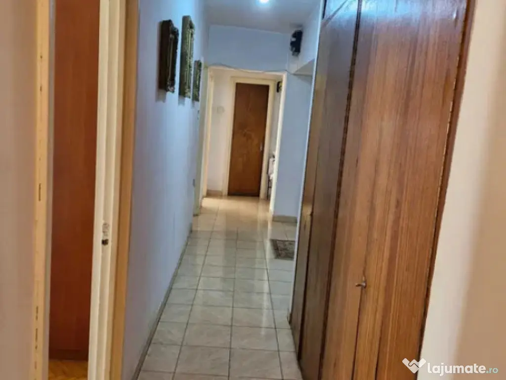 Apartament 3 camere Piata 1 Mai