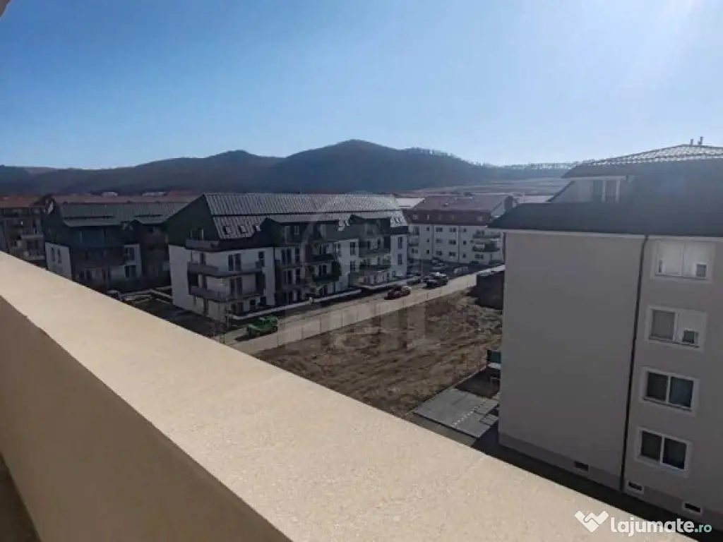 Apartament 3 camere semidecomandat Cetatii 