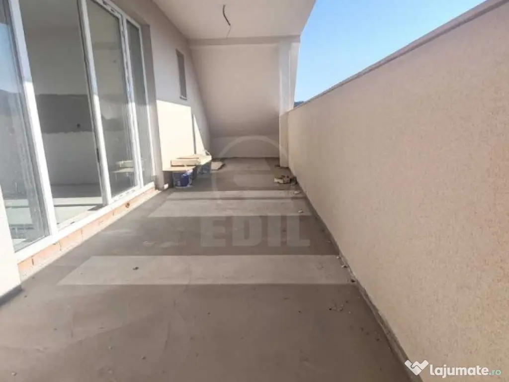 Apartament 3 camere semidecomandat Cetatii 