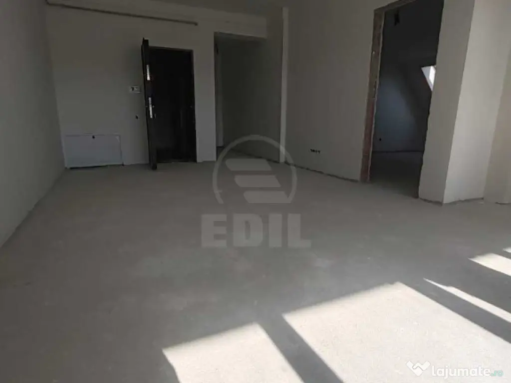 Apartament 3 camere semidecomandat Cetatii 