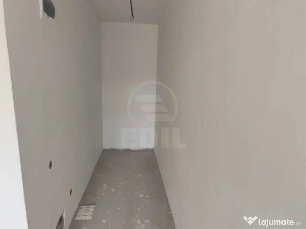 Apartament 3 camere semidecomandat Cetatii 