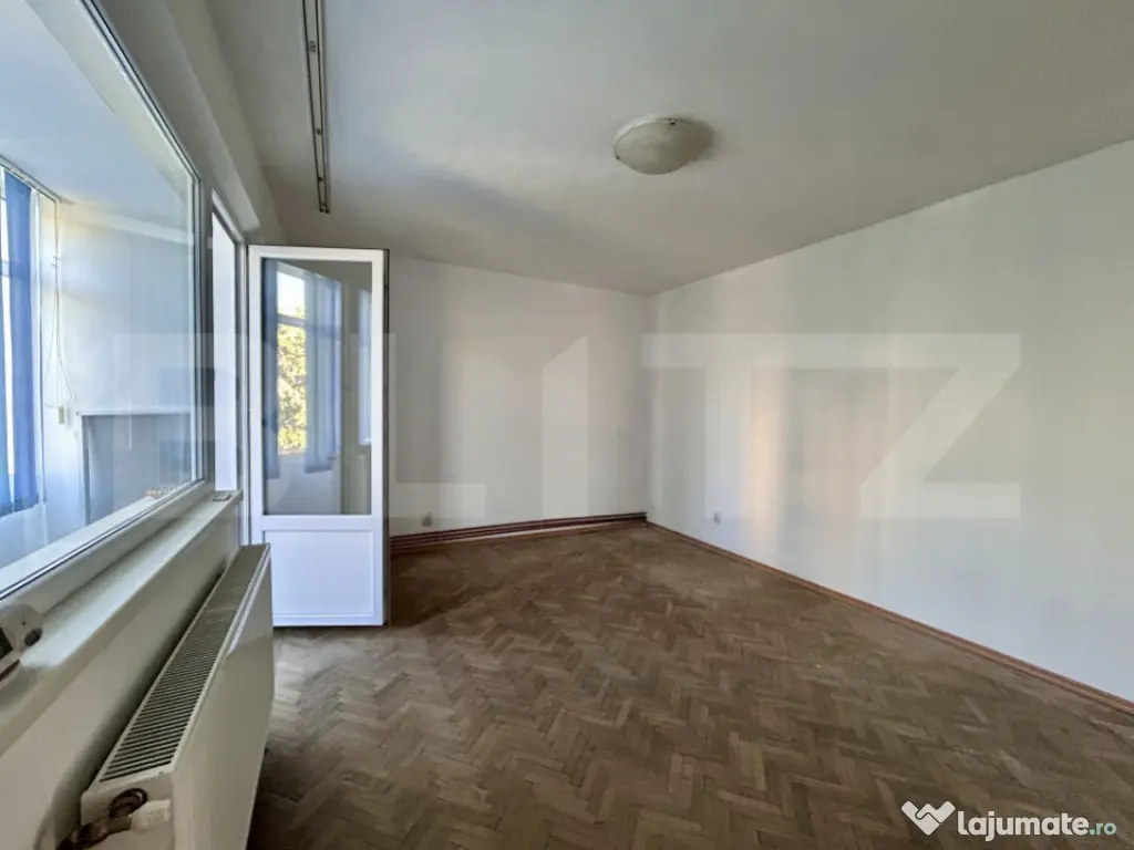 Apartament cu 3 camere, 63 mp, zona Vest