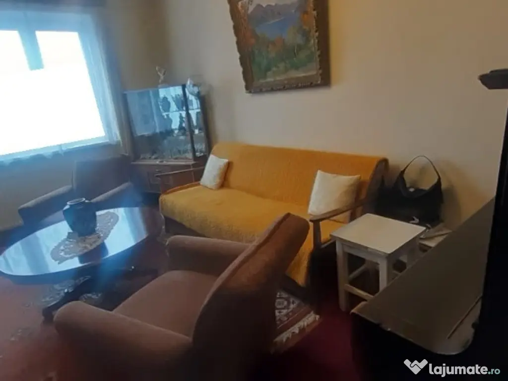 Unirii, zona Casa Vacantei, 3 camere, etaj 2