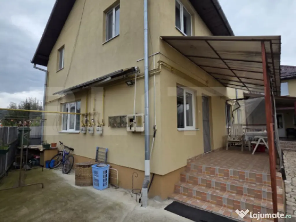 Casă tip triplex de vânzare, 100 mp, zona Centrală