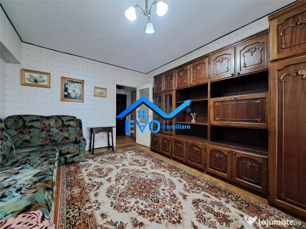 Apartament cu 3 camere, decomandat, zona Independentei 