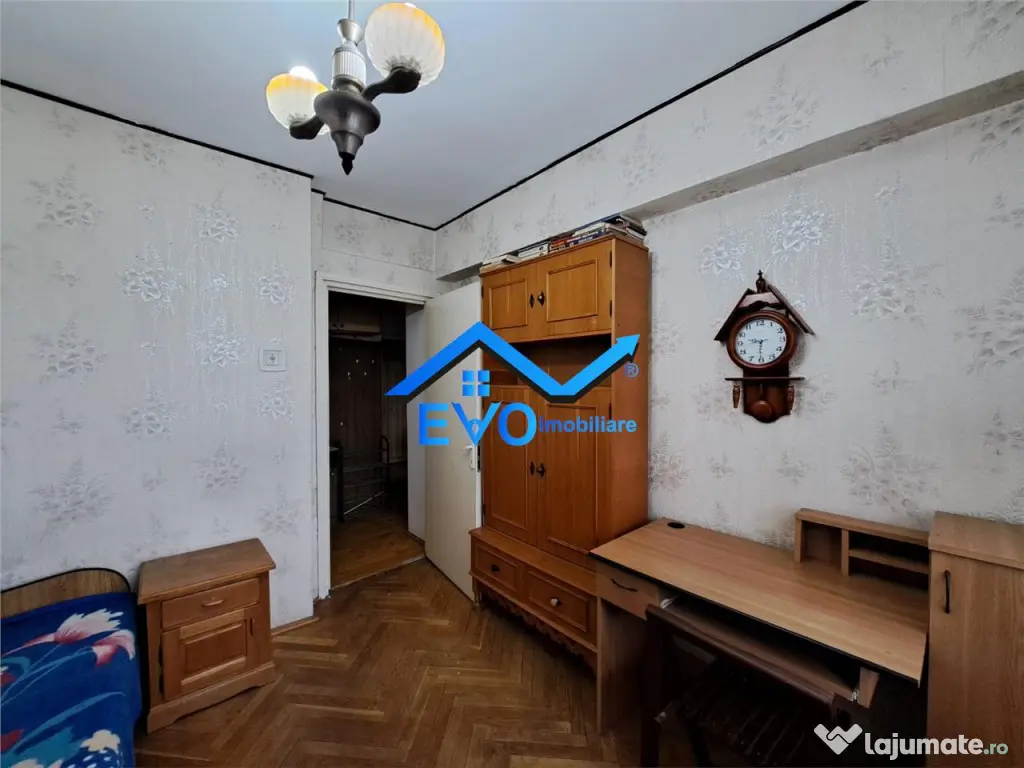 Apartament cu 3 camere, decomandat, zona Independentei 