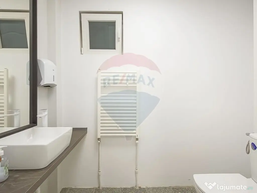 CENTRAL - Vila DE INCHIRIAT - pretabila diverse businessuri 