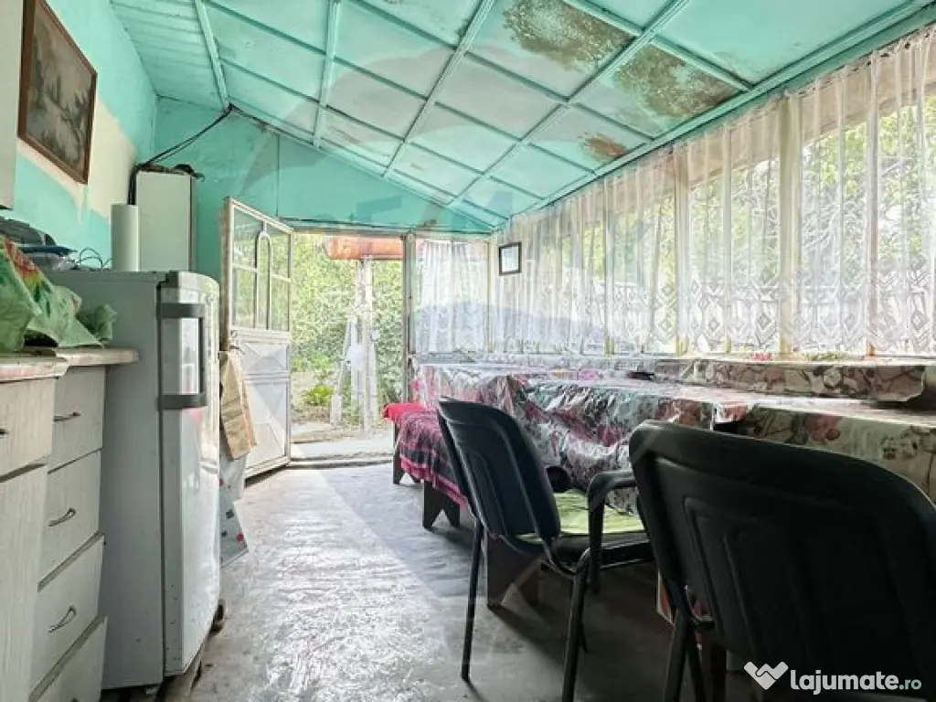 Casă / Vilă cu 3 camere de vânzare 