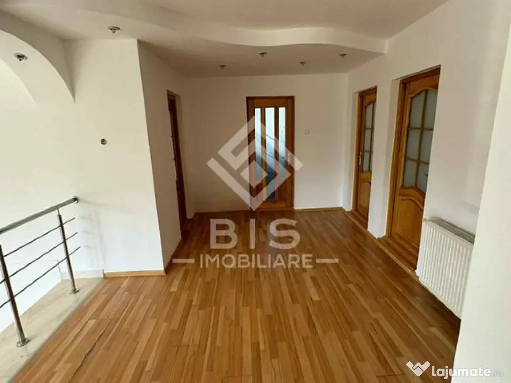 Casă de vânzare 300 mp - Valea Ghinzii