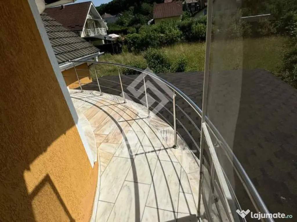 Casă de vânzare 300 mp - Valea Ghinzii