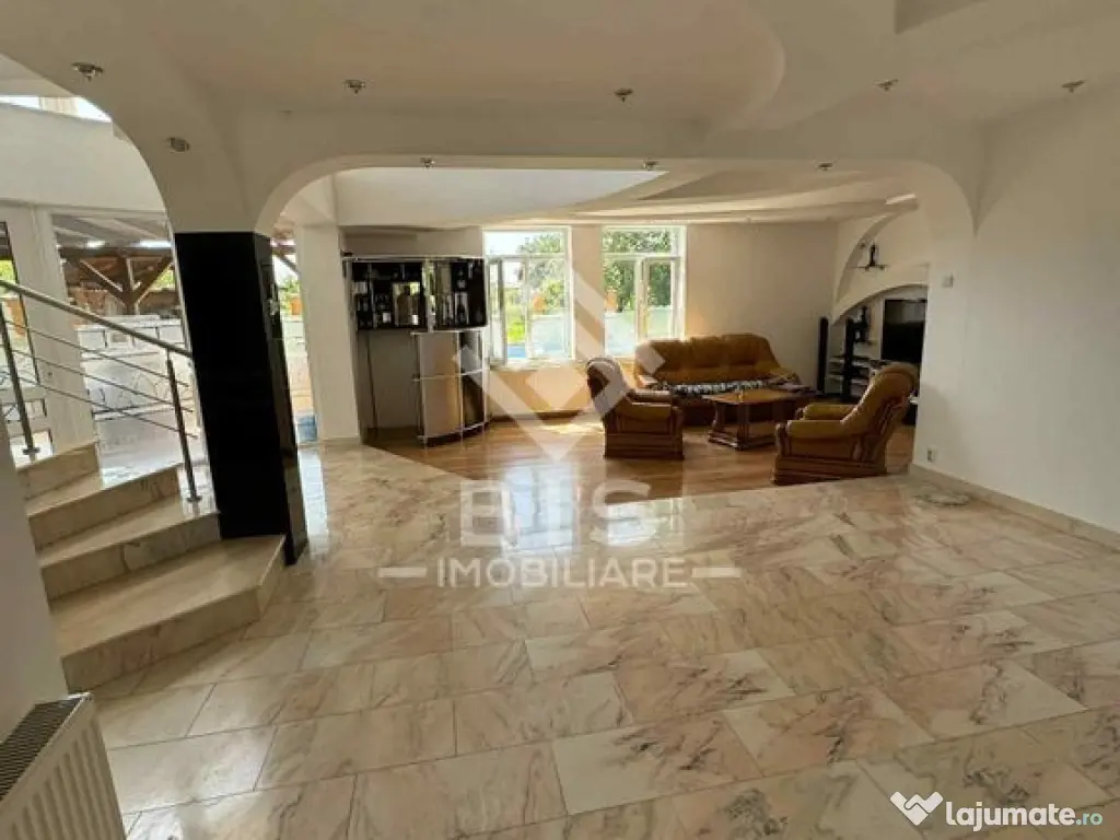 Casă de vânzare 300 mp - Valea Ghinzii